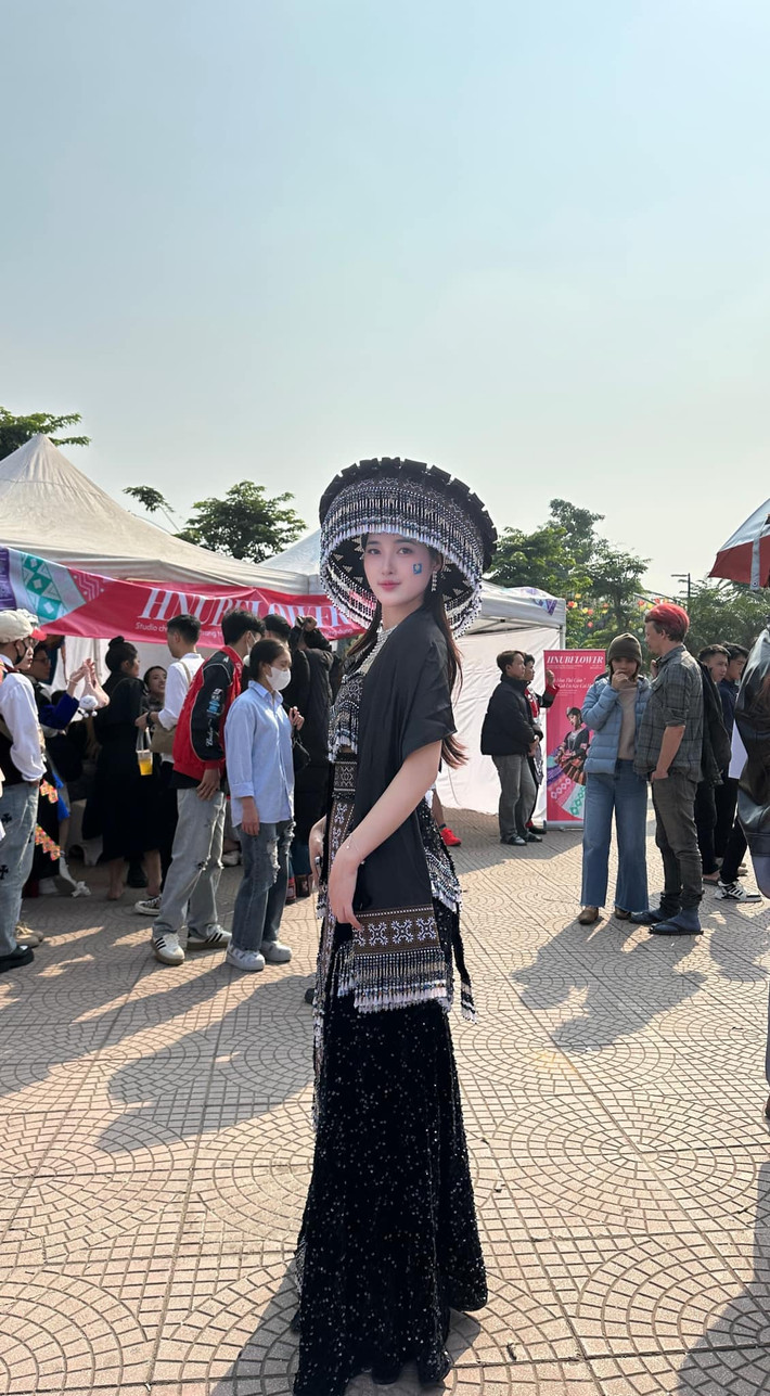 Giàng Thị Váng là thiếu nữ người đồng bào H'Mông ở huyện Bắc Quang, Hà Giang.