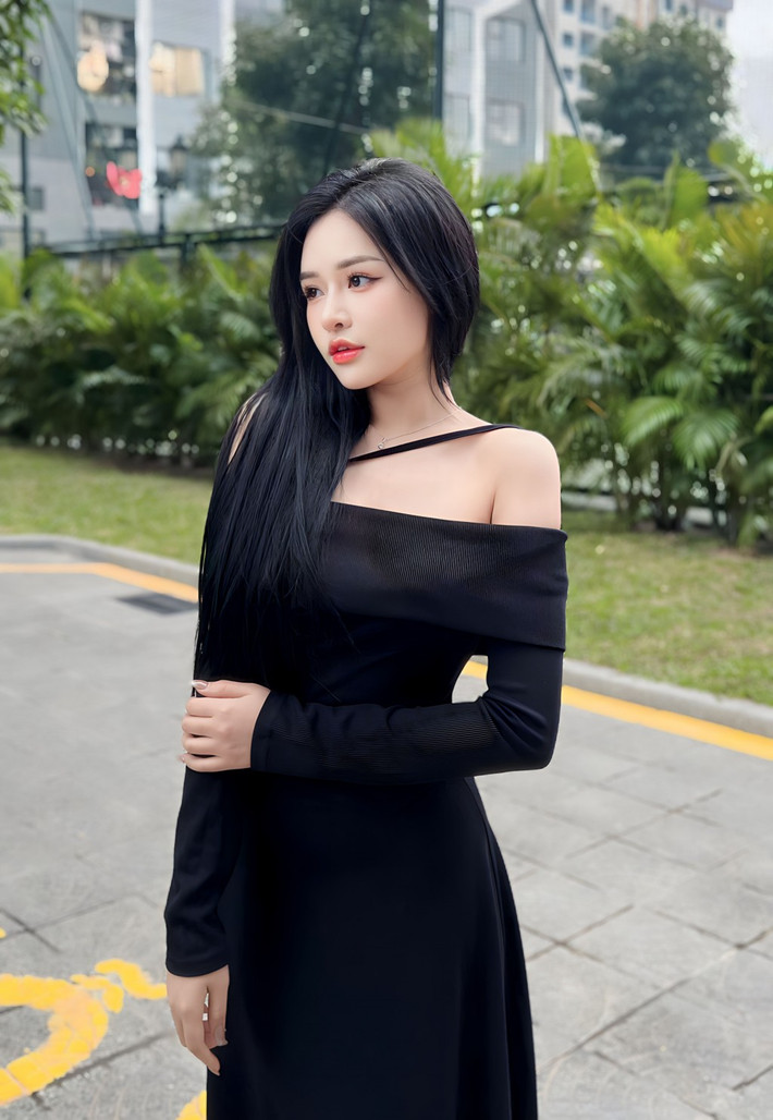 Không chỉ sở hữu vẻ ngoài thu hút, Thảo Anh còn được biết đến là một cô gái hoạt bát, hòa đồng và vui vẻ.