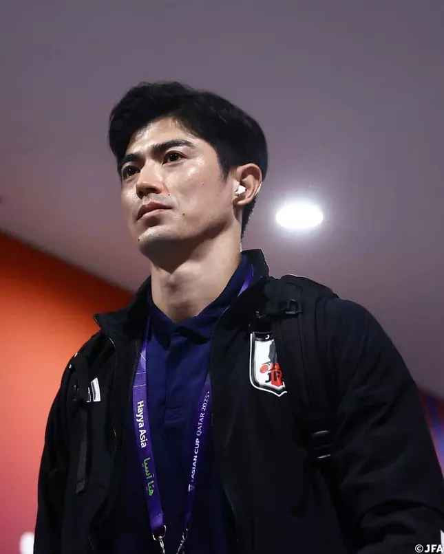 Nhờ chiều cao lý tưởng cùng nét đẹp giống diễn viên, Taniguchi thường xuyên nhận được lời mời hợp tác từ các thương hiệu lớn.