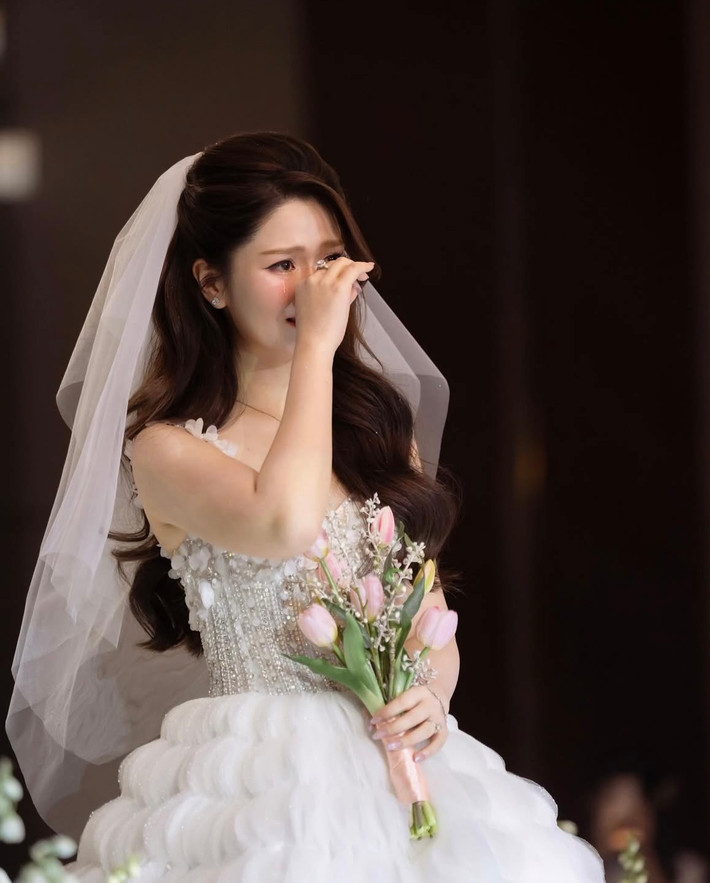 Hà My sở hữu vibe tiểu thư "cành vàng lá ngọc"