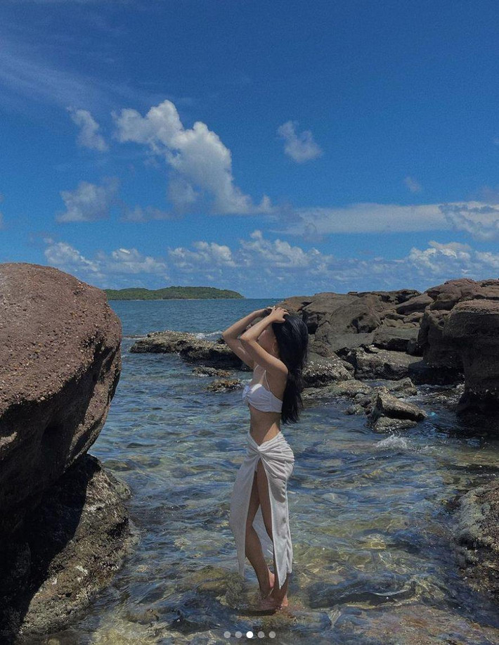 Hiện tại chỉ tiếng riêng Instagram, mỹ nhân sinh năm 2005 đã sở hữu con số người theo dõi đáng nể - hơn 1,6 triệu người.