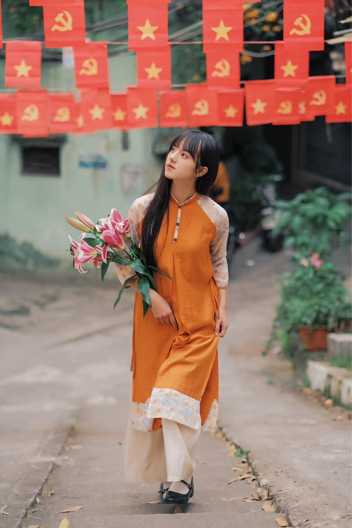 Nằm ẩn mình trên đường Yên Phụ, được trang trí đơn giản nhưng khung cảnh trong con ngõ 150 vẫn thu hút nhiêu bạn trẻ đến check in.
