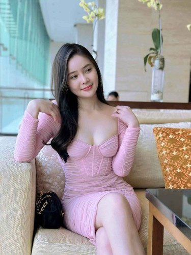 Ngoài công việc làm người mẫu thì Thảo Nguyên còn tham gia đóng phim, đóng MV ca nhạc...