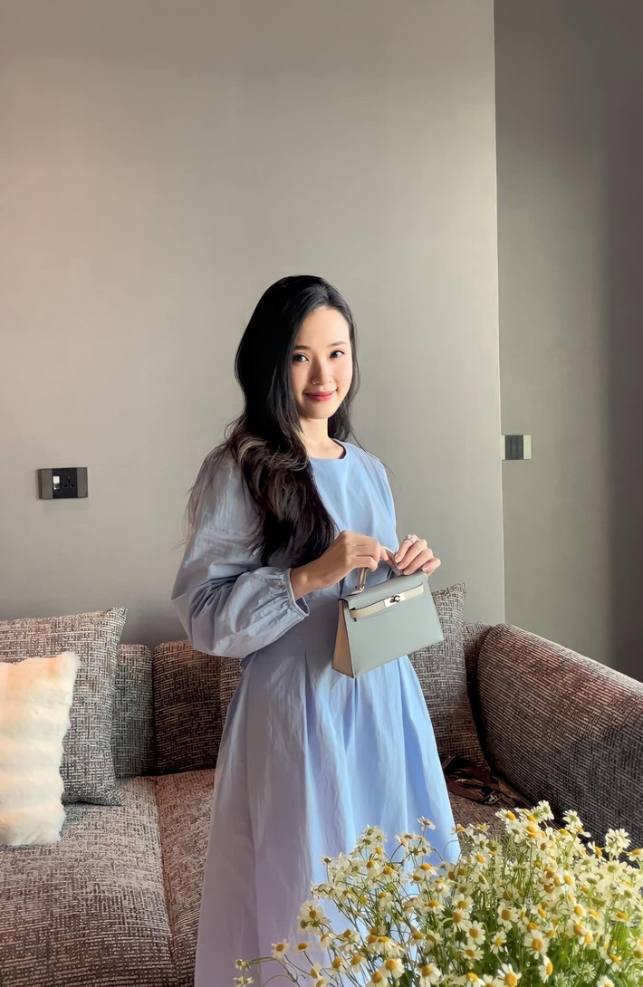 Nói về gu thời trang của bản thân, người đẹp cho hay mình muốn thay đổi theo cái nhìn đa chiều, tích cực. Cụ thể cô chia sẻ: "Ngày trước mọi người hay hỏi sao Midu không cá tính đi, sao lúc nào cũng nhẹ nhàng, hiền lành dễ thương. Tôi có thấy những nhận xét đó nhưng không thử vì tôi cảm giác đó không phải mình...