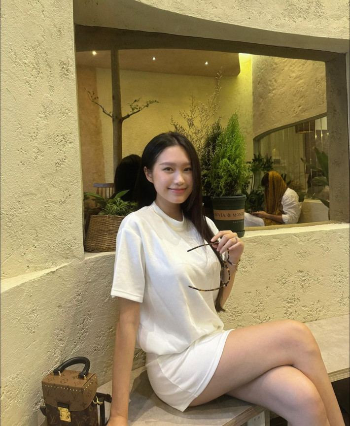 Doãn Hải My được đánh gia là 1 trong những nàng WAGs "lại người" nhanh, xuất sắc nhất sau khi sinh nở.