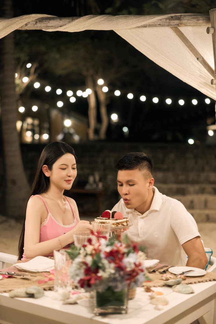 Cả Quang Hải và Chu Thanh Huyền đều đang bận rộn với công việc riêng, đồng thời chuẩn bị cho ngày đón con đầu lòng chào đời.