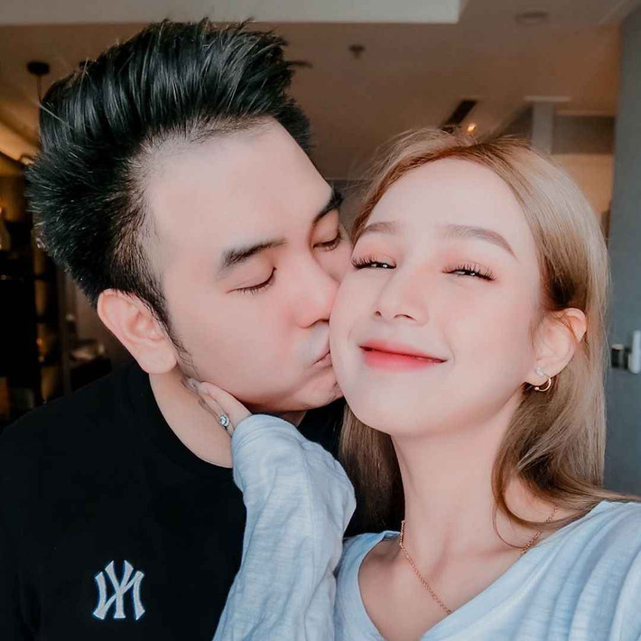 Trong khi một số người ủng hộ cho rằng đây là một hành động táo bạo và là biểu hiện của sự phá cách, tự do trong cách thể hiện cá nhân, thì người khác lại bày tỏ sự nuối tiếc khi hình tượng trước đây của Xemesis không còn.