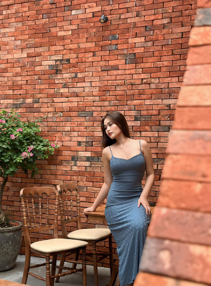 Dưới những bức ảnh quyến rũ, Khánh Trinh nhận được nhiều lời khen từ bạn bè người quen.