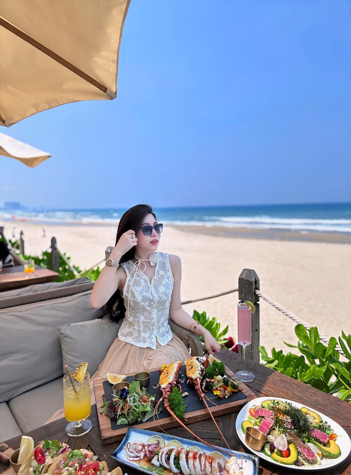 Theo nhận xét của nhiều người, Nguyễn Nụ ngày càng nhuận sắc theo thời gian.