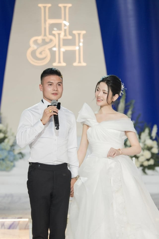 Sau khi về chung nhà, Quang Hải vẫn miệt mài trên sân cổ để khẳng định tên tuổi bản thân...