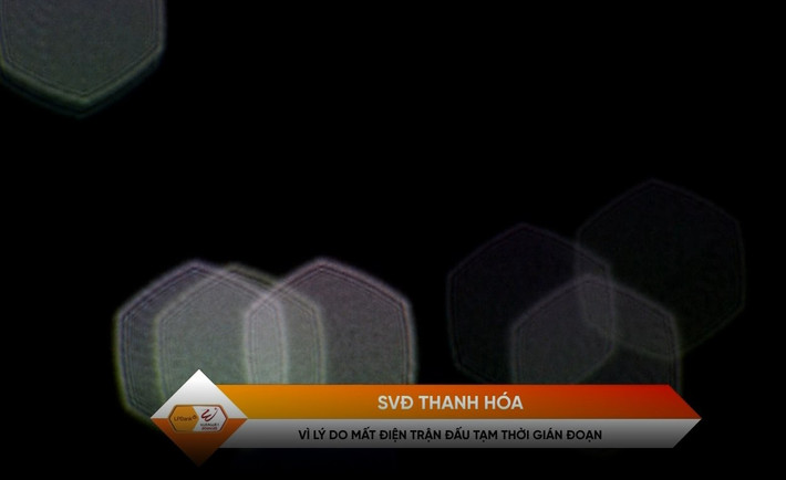 Sự cố mất điện ngày khai màn V-League 2024/2025 tại SVĐ Thanh Hóa khiến sóng truyền hình cũng bị gián đoạn.