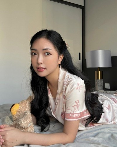 Trước đó Mai Hà Trang từng nhiều lần xuất hiện với vòng 2 lùm lùm. Sau kiểu ăn mừng của Đức Chinh thì đã rõ nàng WAG sinh năm 2000 đã mang bầu