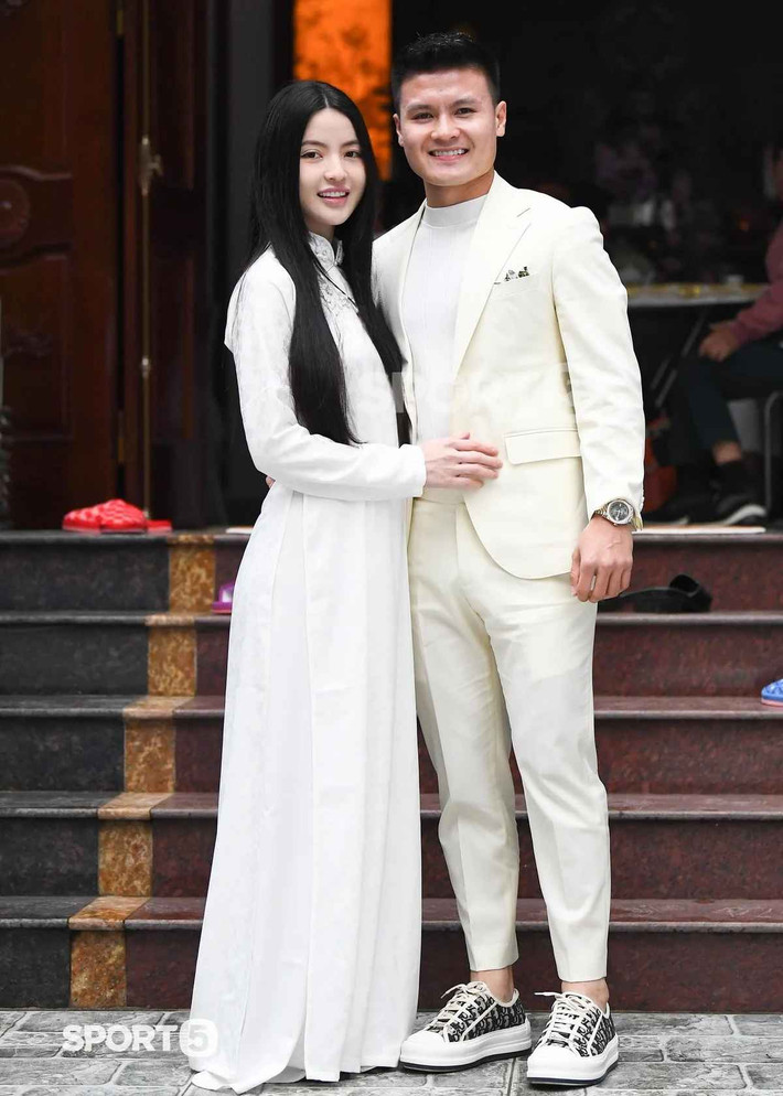 Được biết Quang Hải và vợ sắp cưới dự định tổ chức lễ cưới sau dịp tết Nguyên đán.
