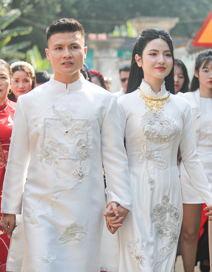 Đám cưới của Quang Hải hứa hẹn sẽ có sự xuất hiện của dàn cầu thủ nổi tiếng của đội tuyển Việt Nam như Đoàn Văn Hậu, Bùi Tiến Dũng, Nguyễn Văn Toàn, Duy Mạnh...