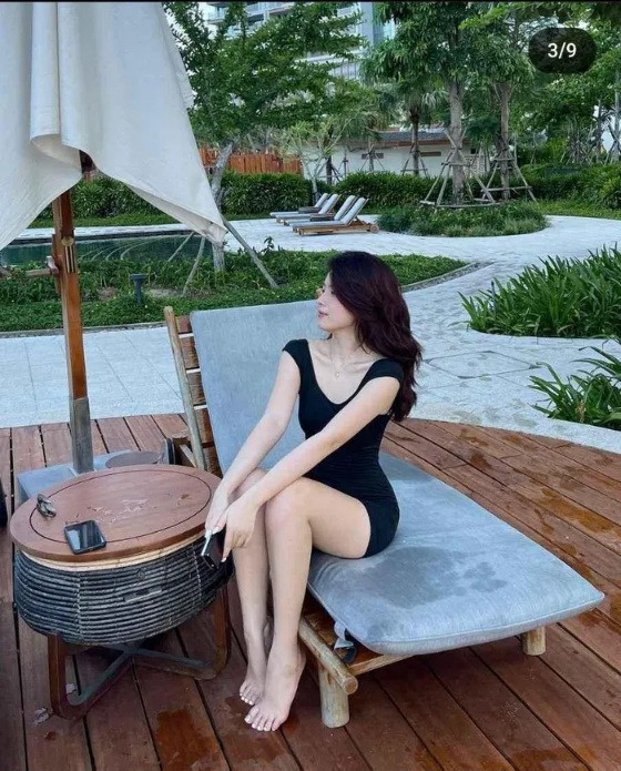 Được biết, Thụy Hân và Minh Bình đã có 4 năm bên nhau, cả hai được xem là một trong những cặp đôi trai tài gái sắc trong giới bóng đá Việt Nam.
