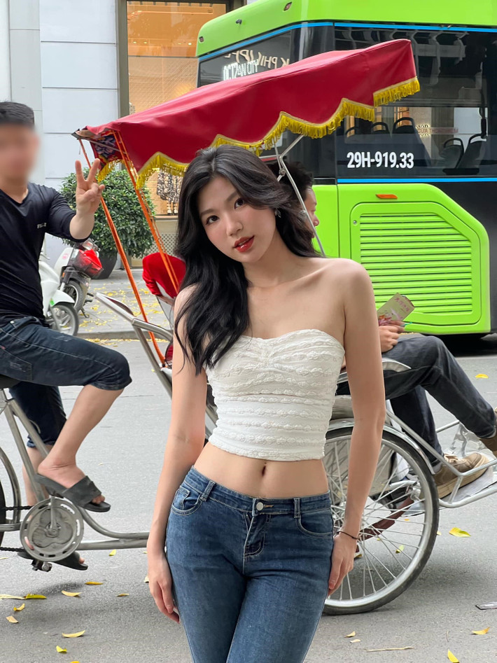 Trang Bea cho hay rất vui và bất ngờ khi những hình ảnh check-in khi đi cafe cùng bạn bè của mình lại được chia sẻ nhiều đến vậy.