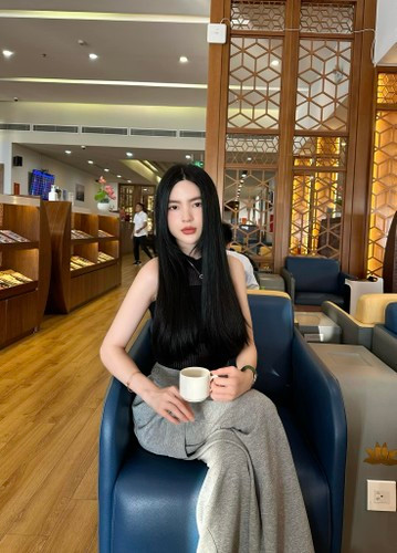 Ở thời điểm hiện tại, những mục tiêu này đã được Chu Thanh Huyền thực hiện nhưng cô nàng vẫn được xem là nàng WAG năng nổ nhất ở mảng livestream chốt đơn. Mỗi ngày cô đều lên sóng đều đặn, nhiều hôm 1h30 sáng mới đi ngủ.