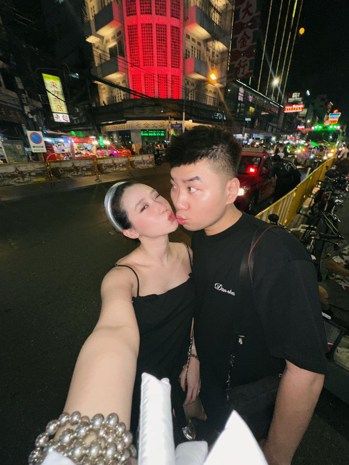 Kiều Ly Phạm (SN 1992, Hà Nội) là hot girl Hà thành. Tên tuổi của cô được nhiều người biết đến hơn khi tham gia chương trình hẹn hò nổi tiếng "Người ấy là ai" mùa 3.