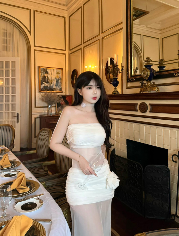 Và sau đó, màn hồi đáp dí dỏm, lầy lội, đậm tính giải trí nhưng cũng không kém phần thực tế của nữ streamer được fan thích thú.