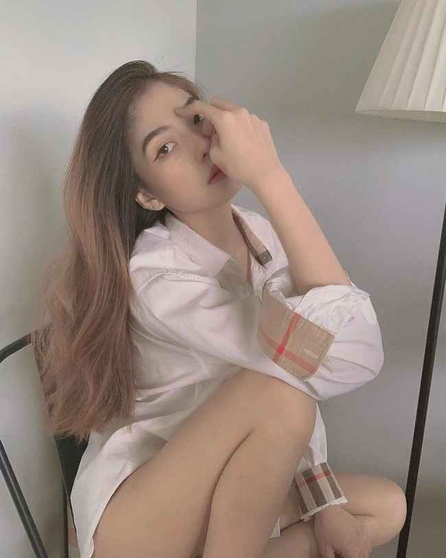 Visual xinh đẹp của Uyên Endy - người được cho đang hẹn hò với ca sĩ Ngô Kiến Huy từ năm 2021.