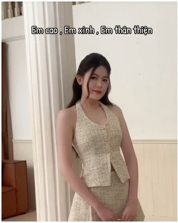 Bởi không chỉ được chứng kiến visual rõ nét ngoài đời của bạn gái HIEUTHUHAI mà còn kèm theo review tính cách thật của cô nàng.