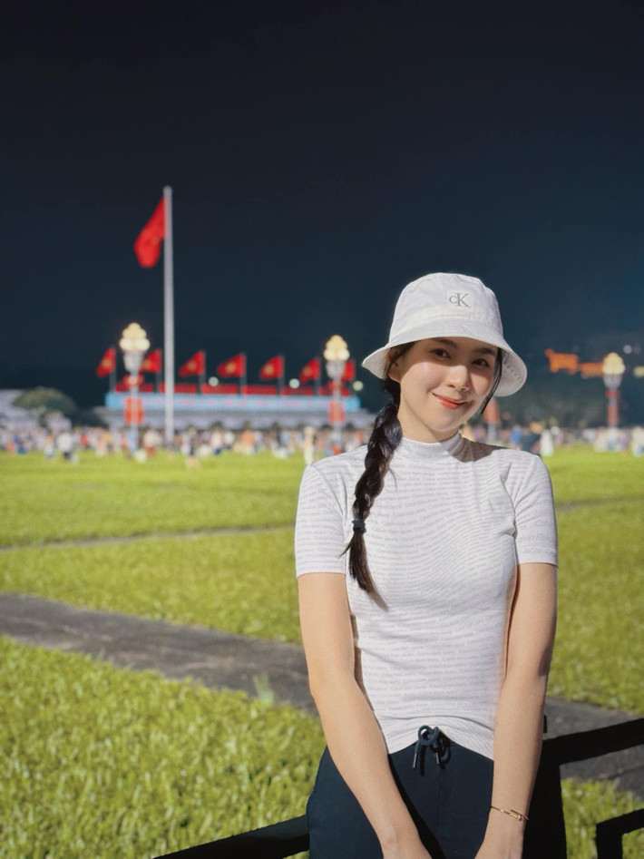 Bên cạnh đó, Mai Ngọc cũng khẳng định ước mơ, công việc và gia đình là những điều mình trân trọng nhất trong cuộc sống vì đó là những thứ luôn ở cạnh mình.