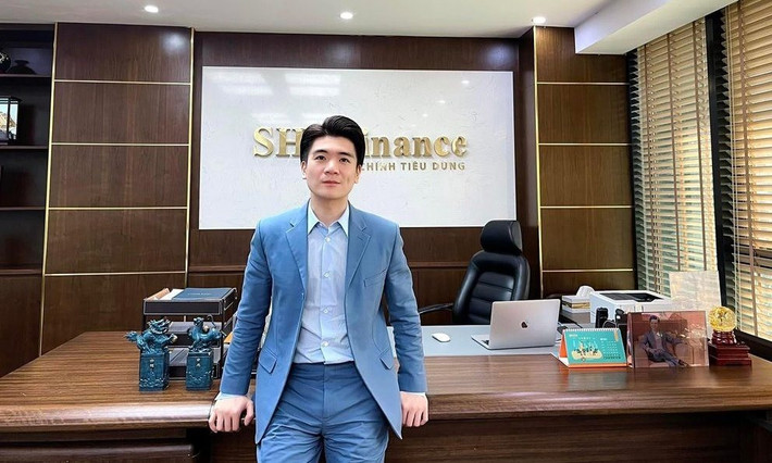Dù công việc bận rộn nhưng doanh nhân trẻ vẫn luôn ưu tiên dành thời gian cho các con như chơi cùng các con vào cuối tuần, tự tay mua sắm quần áo và đồ chơi, đưa các bé đi du lịch đây đó. Ngoài ra Quang Vinh cũng không quên dành thời gian để bản thân được nghỉ ngơi đúng cách và theo đuổi sở thích cá nhân như ca hát, đu idol, đi du lịch nghỉ dưỡng,...
