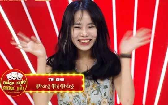Theo tìm hiểu, nữ phạm nhân Phùng Thị Thắng bị tuyên án 19 năm tù vào cuối năm 2021 vì tội cướp tài sản.