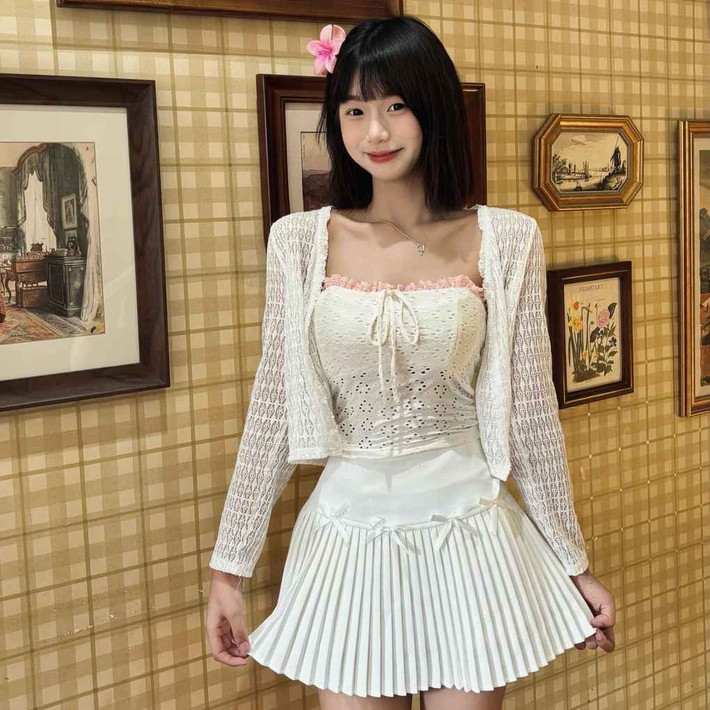 Nhắc đến Mỹ Lệ, cộng đồng mạng thường nhớ đến hình ảnh cô gái ở Tây Bắc ăn mặc khá giản dị, đội khăn thổ cẩm trên đầu cùng chất giọng lớ lớ tạo vẻ đáng yêu trên sóng livestream