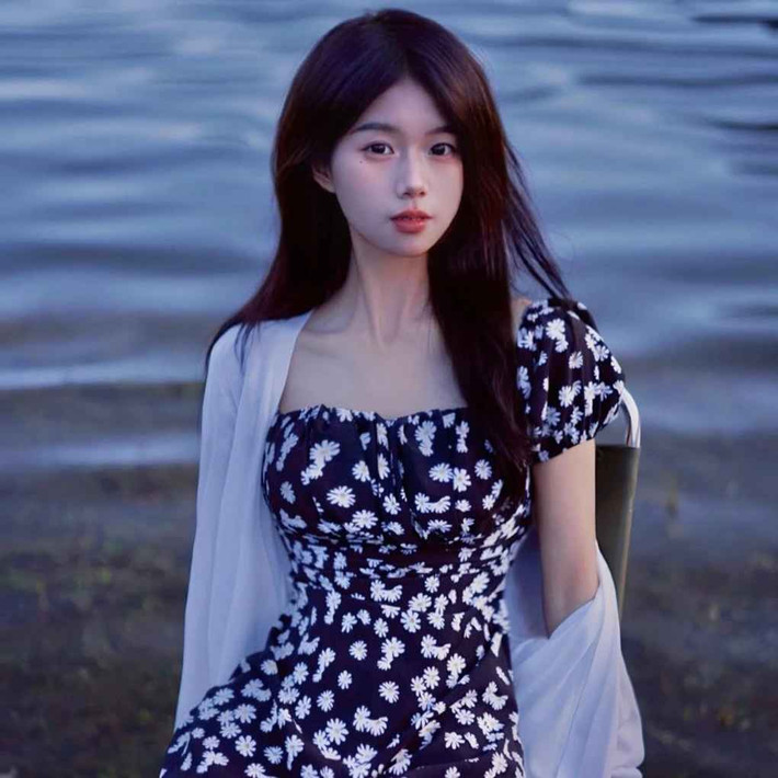 Mỹ Lệ (SN 2006, Lào Cai) là người dân tộc Thái, hiện sinh sống và làm việc tại Hà Nội.