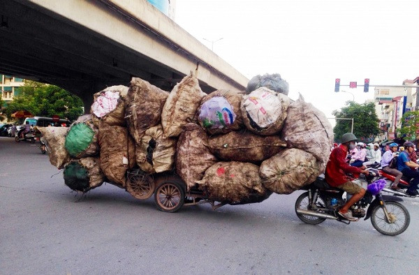Nhiều người cũng cho rằng nếu vận chuyển hàng cồng kềnh, nặng quá mức như vậy thì nên dùng xe phù hợp hoặc chỉ giao ở quãng đường ngắn,...