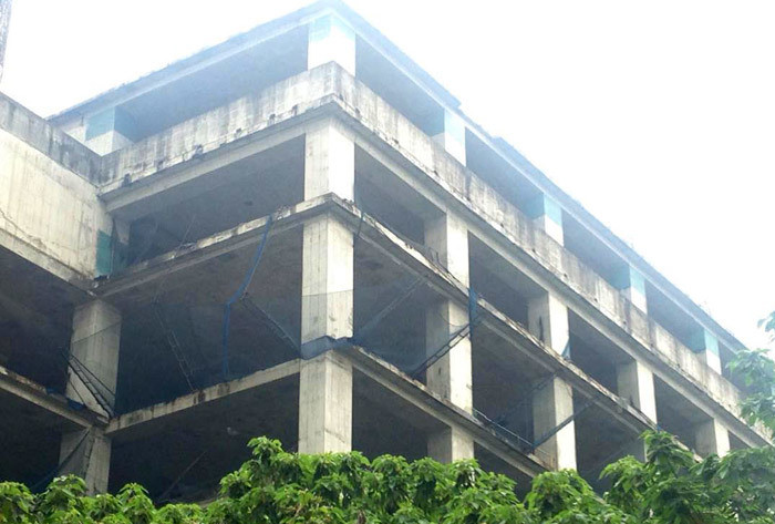 Sau một hành trình dài hơn 10 năm, thành phố “trong mơ” đó vẫn chỉ dừng lại ở quang cảnh hoang vu, đổ nát đến đau lòng với những cột bê tông, sắt thép han gỉ, xuống cấp trầm trọng.