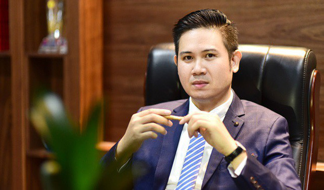 Năm 2009, Phạm Văn Tam làm dòng thương hiệu điện tử gia dụng nhưng không bán được vì vô danh, người tiêu dùng không tin tưởng.