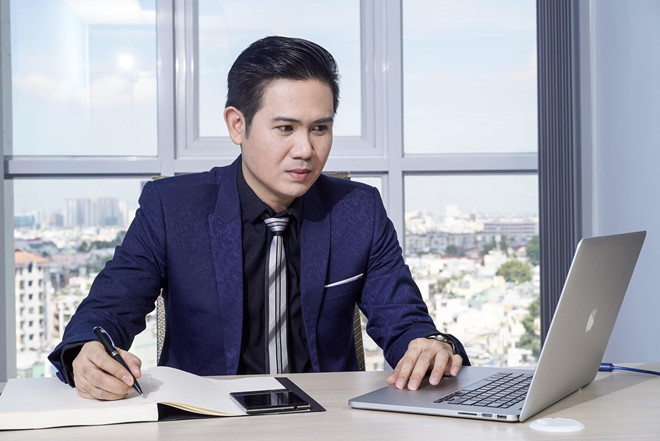 Chủ đầu tư lớn nhất của Tập đoàn Asanzo khi đó là ông Phạm Văn Tam, góp vốn 90 tỷ đồng (tương đương tỷ lệ sở hữu 90%).