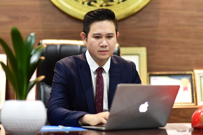 Giữa năm 2014, công ty cổ phần điện tử Asanzo ra đời với hy vọng thâm nhập thị trường Tivi vốn nằm trong tay những ông lớn đến từ nước ngoài.