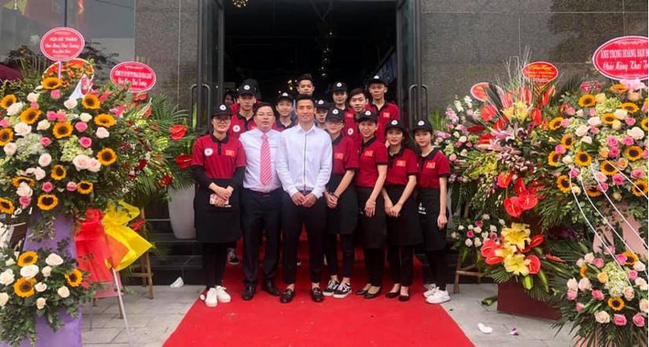 Quán cà phê của Bùi Tiến Dũng rộng hơn 300m2, có tên là FiveStar.