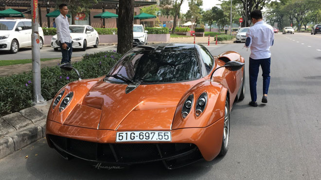 Trong bộ sưu tập siêu xe của Minh Nhựa có sự góp mặt của “thần gió” Pagani Huayra với giá 80 tỷ đồng. Ảnh: Vietnamnet.