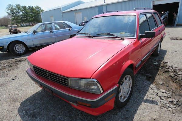 Số lượng xe Pháp trong bộ sưu tập của Jeff Begg khá nhiều. Hai chiếc Citroen SM và không ít hơn 16 chiếc Peugeot với đủ thiết kế khác nhau. Điển hình là một chiếc xe đua 404 đời 1966 và một chiếc hatchback 206 đời 2004.