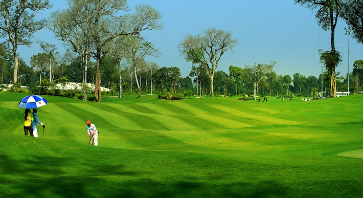 Thu hút đông đảo khách trong và ngoài nước, doanh thu hàng năm từ sân golf Long Thành đều tăng theo cấp số nhân, từ mức 10,7 tỷ đồng năm 2004 lên gấp 8,5 lần, đạt mức 526 tỷ đồng trong năm 2008. Ảnh: Chudu24.