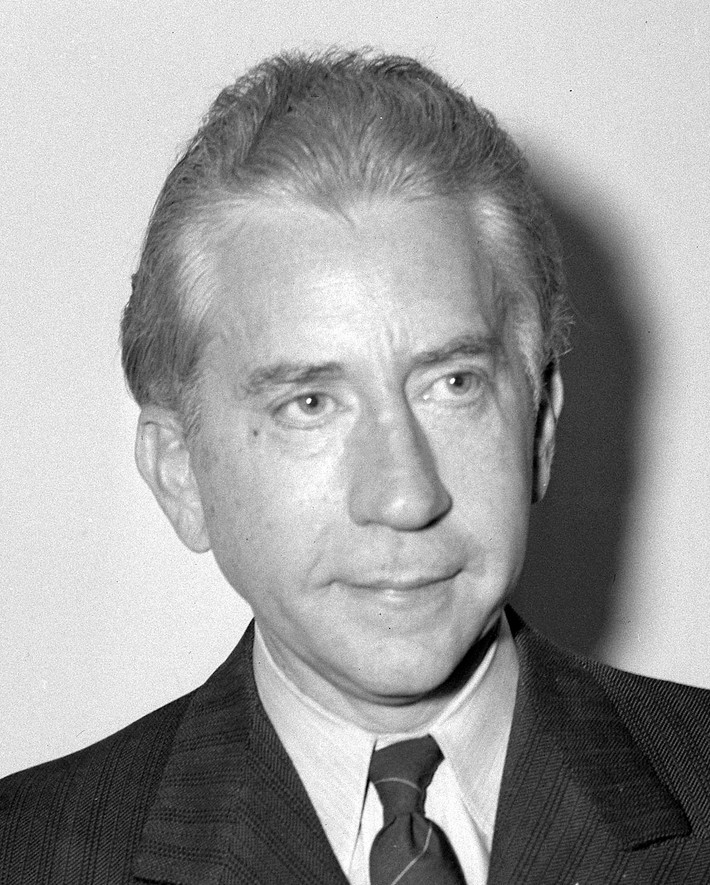Năm 1957, ở tuổi 65, ông trở thành người giàu có nhất nước Mỹ. Và năm 1966, sách kỷ lục Guiness công nhận ông là người giàu nhất thế giới. Ảnh; Wiki