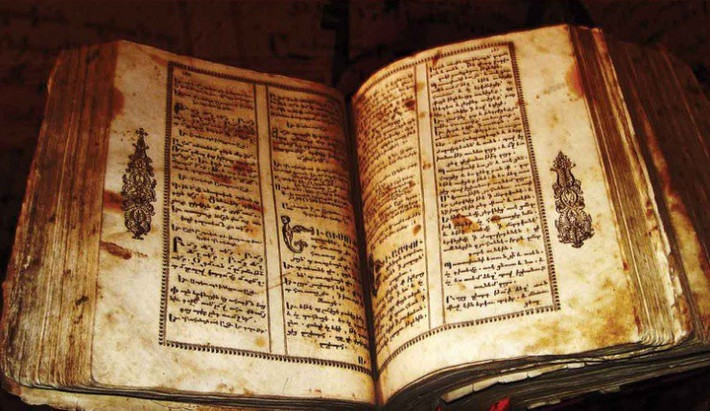 Khi sách điện tử ngày càng phổ biến thì sách giấy phần nào bị lép vế. Tuy nhiên, các ấn bản đầu tiên của những cuốn sách kinh điển lại đang được săn lùng ráo riết. Ảnh: Getty
