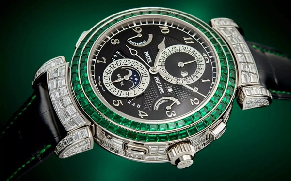 Mỗi chuyển động của đồng hồ Patek Philippe đều được chế tác cẩn thận bởi những nghệ nhân lành nghề, nhiều người trong số họ đã dành hàng thập kỷ cho nghề thủ công của mình. Ảnh: Gia Bảo Luxury