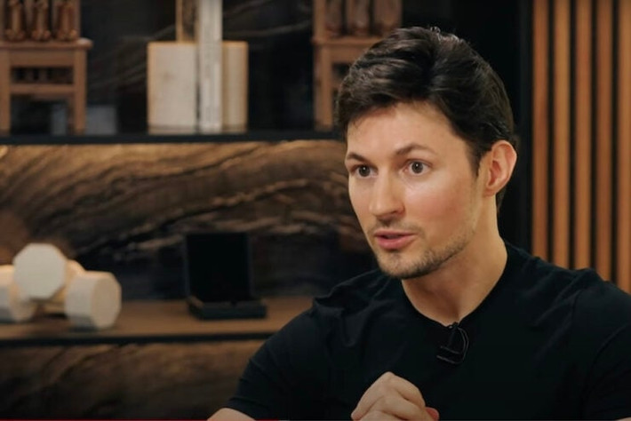 Trước khi được biết đến với Telegram, Pavel Durov nổi tiếng với biệt danh “Mark Zuckerberg của Nga” khi đồng sáng lập ra VKontakte - mạng xã hội tương tự Facebook. Ảnh: Gulf Business