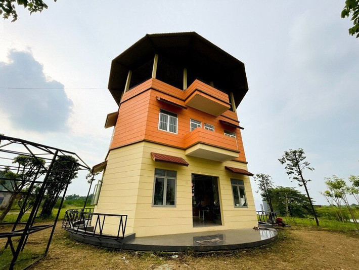 Do quay 360 độ nên mọi người nói đùa nhà của ông Lượng thích ở hướng nào có hướng đó, mặt tiền nhìn ra đâu có thể tùy chỉnh. Ảnh: Độc lạ Bình Dương