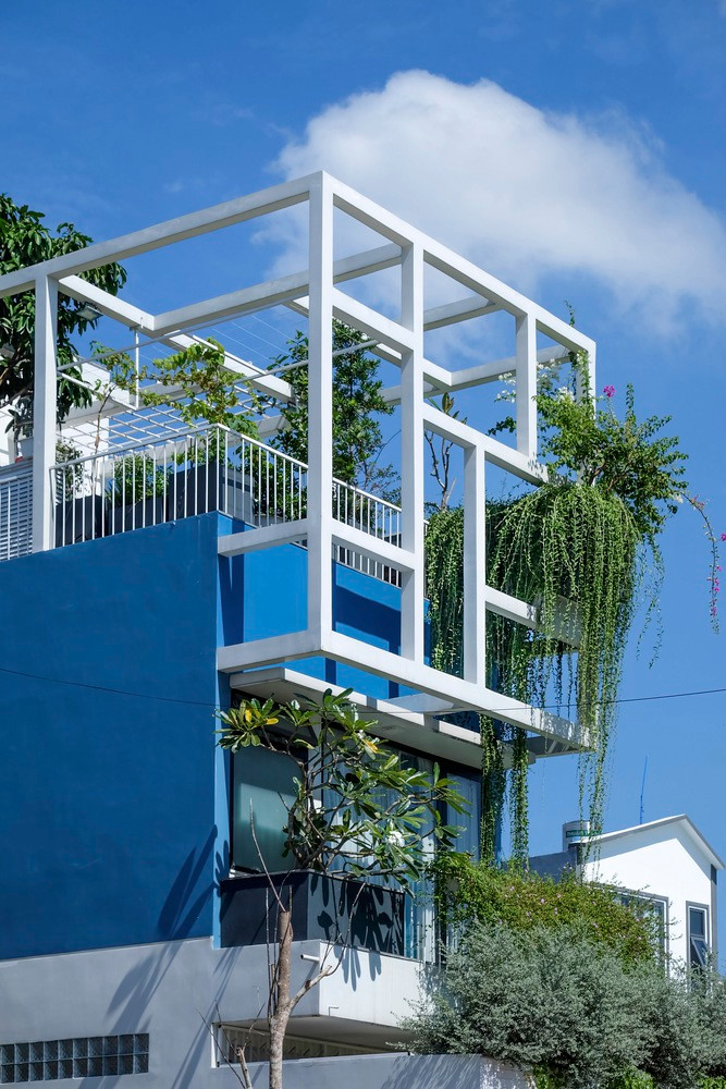 Thiết kế nhà tập trung vào việc cải thiện chất lượng không khí, ánh sáng, nước đồng thời tạo ra môi trường sống thoải mái, phù hợp với nhu cầu văn hóa và khí hậu của thành phố. Ảnh: Cao Hoa, An Viet Dung