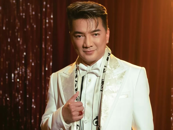 Sau đó, đối tượng dùng chế độ quét mặt qua một ứng dụng và ngay lập tức, tài khoản của nam ca sĩ bị rút mất hơn 200 triệu đồng. Ảnh: Công thương