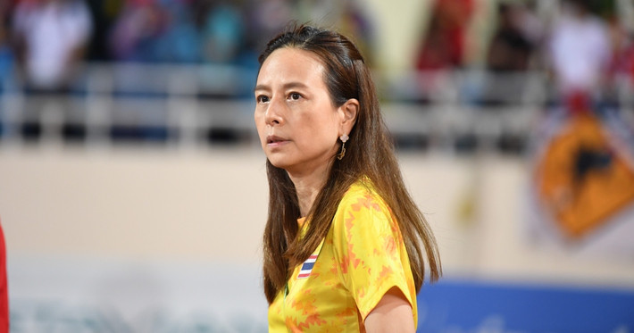 Nữ đại gia Thái Lan Madam Pang được biết đến như một "nữ tướng" của đội bóng Thái Lan. Ảnh: Moli Star