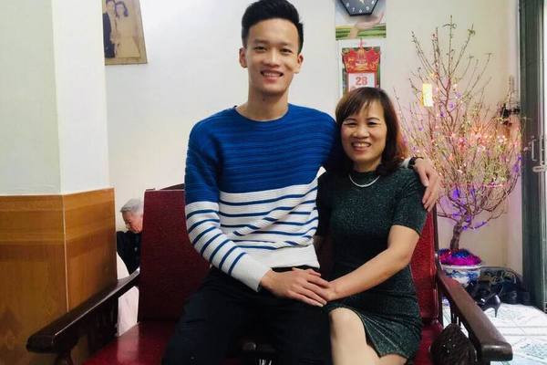 Nhờ vào số tiền tích góp được sau nhiều năm chăm chỉ làm việc, Hoàng Đức "rót vốn" để công ty của bố mẹ được hoạt động tốt hơn. Ảnh: Vietnamnet