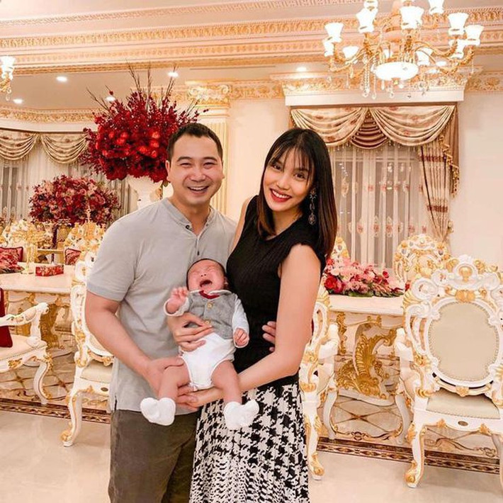 Nhiều người ví biệt thự của Lan Khuê xa hoa như "cung điện" trong cổ tích. Ảnh: FBNV