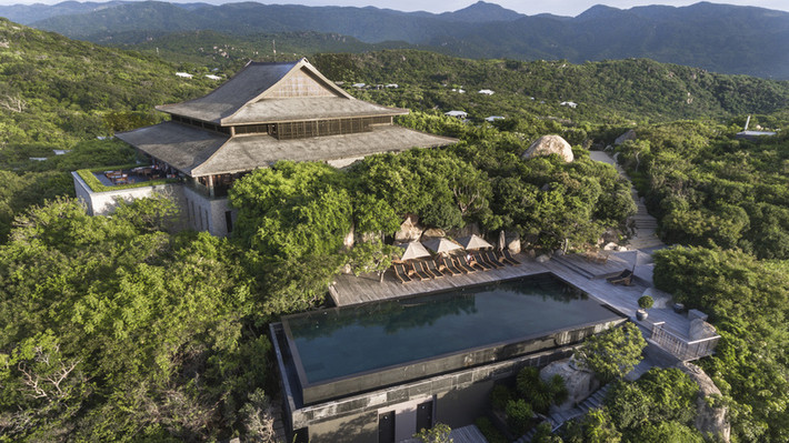 Amanoi Ninh Thuận là khu resort 6 sao đầu tiên ở Việt Nam, với giá phòng đắt đỏ. Ảnh: Ivivu